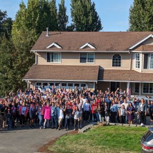 crowd of shared housing students